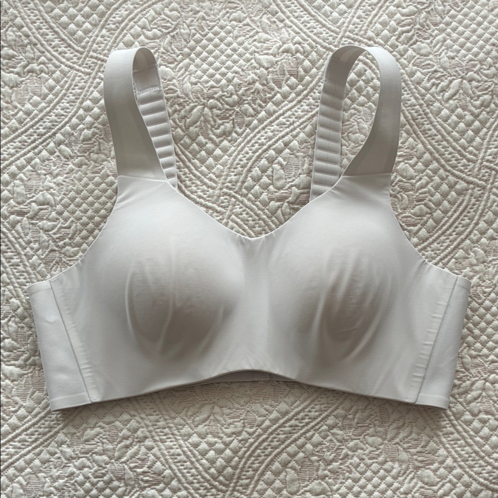 Knix White Catalyst Bra